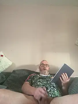 fortheloveofheels74 online show from April 2026 11:52:01 AM