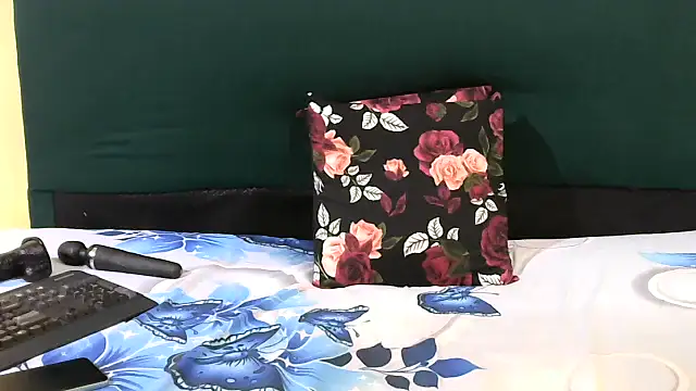 CherryZee online show from November 2025 06:23:01 AM