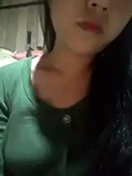 Quynhsumon online show from October 2025 01:01:02 PM