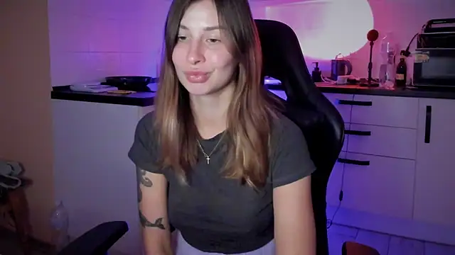 Kira-meow online show from November 2025 04:06:01 PM