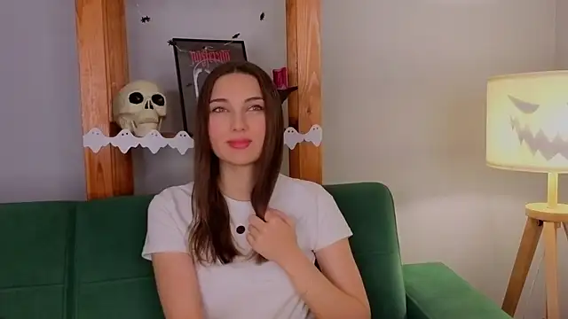 KateCahee online show from October 2025 12:33:01 AM