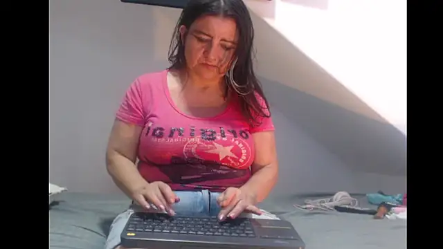 Snapshot of Debora_Cienfuegos25 chatting on February 2026 02:02:02 AM Debora Cienfuegos25 online show from February 2026 02:02:02 AM