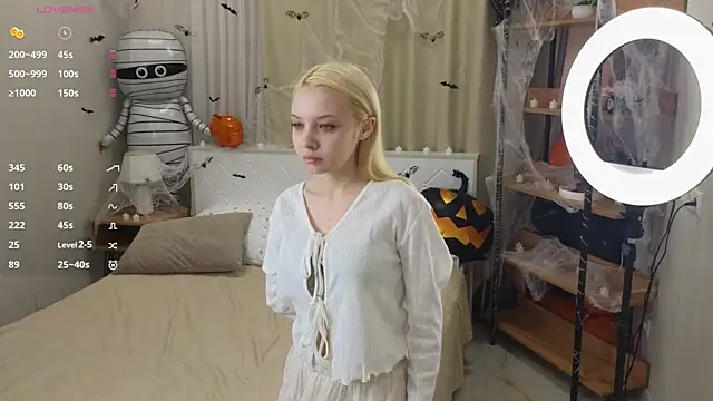 Snapshot of IraYounce chatting on November 2025 01:05:02 AM IraYounce online show from November 2025 01:05:02 AM