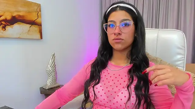 Claire Aristizabal  online show from November 2025 04:11:02 AM