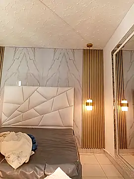 lizzietracy online show from November 2025 07:45:02 PM