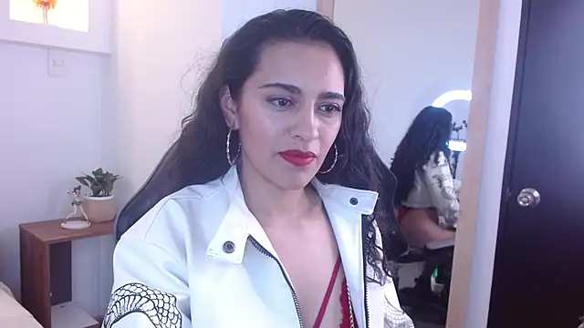 aanacaro as online show from November 2025 07:36:02 PM