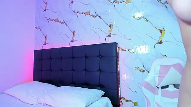 Scarlet DLuce online show from April 2026 09:10:02 AM