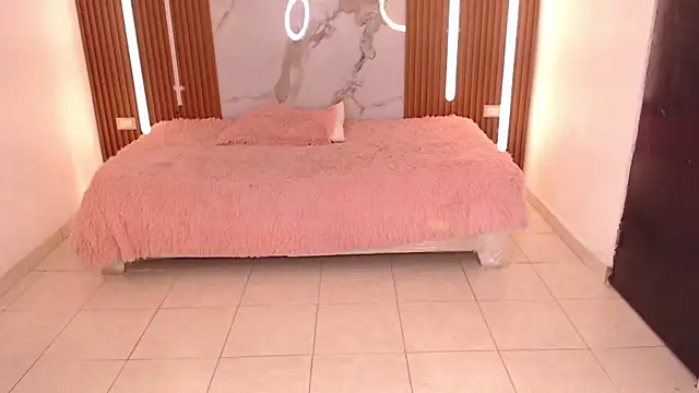 rosselyn  online show from November 2025 07:35:02 PM