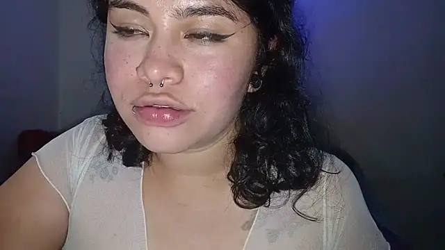 Snapshot of Magic_Alicee_ chatting on March 2026 02:04:02 AM Magic Alicee online show from March 2026 02:04:02 AM