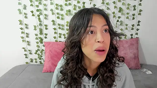 emily jonessxx online show from January 2026 03:50:02 PM