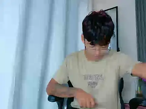 LiamANDJordan online show from November 2025 10:09:02 PM