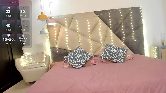 EmmaCarther online show from November 2025 06:08:01 PM