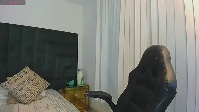 EmmaCarther online show from November 2025 06:19:02 PM