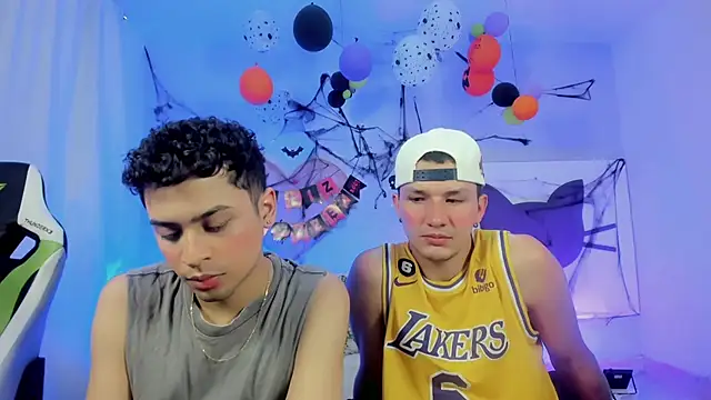 Twinks boys s online show from October 2025 03:17:02 AM