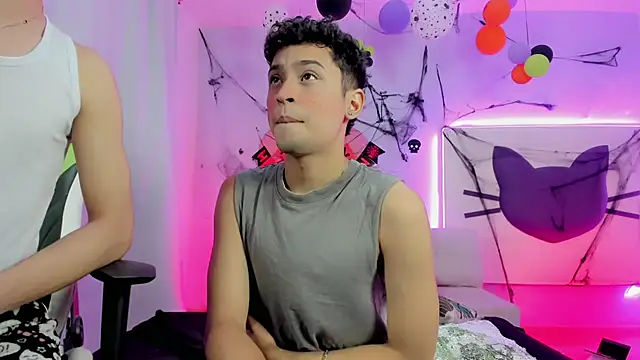 Twinks boys s online show from October 2025 03:34:01 AM