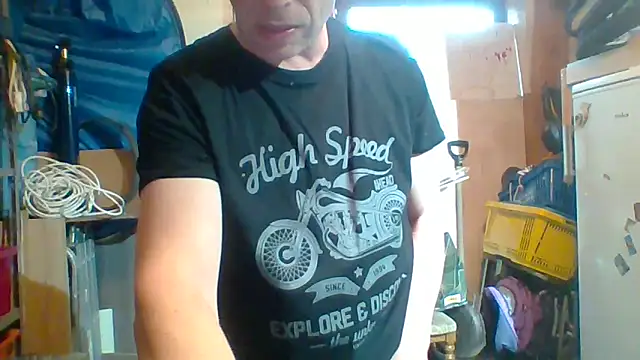 tommy3300 online show from April 2026 05:45:02 AM