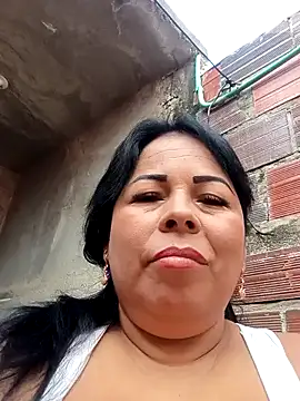 Snapshot of mother2-divorced chatting on July 2026 01:39:02 PM mother2-divorced online show from July 2026 01:39:02 PM