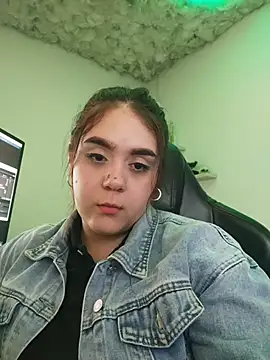 Snapshot of mirandahvelez chatting on October 2025 09:06:02 AM mirandahvelez online show from October 2025 09:06:02 AM