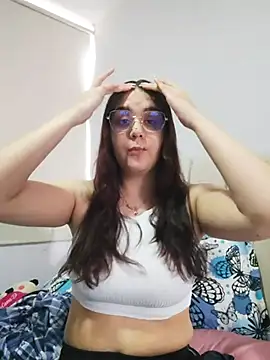 Snapshot of mirandahvelez chatting on November 2025 06:31:01 PM mirandahvelez online show from November 2025 06:31:01 PM