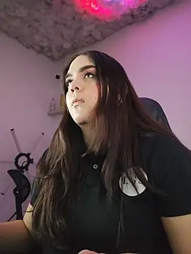 Snapshot of mirandahvelez chatting on November 2025 07:12:01 PM mirandahvelez online show from November 2025 07:12:01 PM