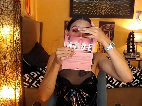 ElegantKellyUncutTS online show from October 2025 06:58:01 AM