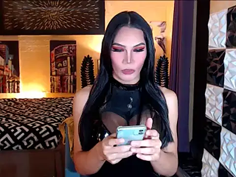 ElegantKellyUncutTS online show from November 2025 02:08:02 PM