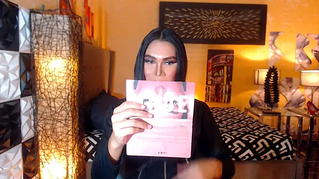 ElegantKellyUncutTS online show from November 2025 08:08:02 PM