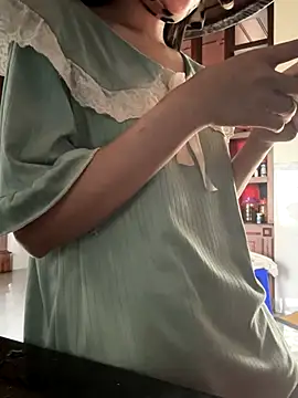 Emily-y online show from December 2025 04:30:01 AM