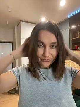 Snapshot of AliceLili chatting on October 2025 09:55:01 AM AliceLili online show from October 2025 09:55:01 AM