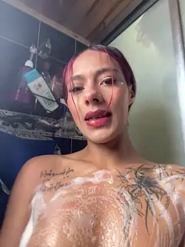 Emilyy-18 online show from November 2025 04:40:02 PM