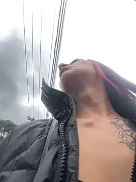 Emilyy-18 online show from November 2025 07:40:03 PM