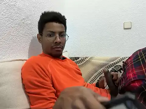 Snapshot of Albert_Madrid chatting on November 2025 06:16:02 AM Albert Madrid online show from November 2025 06:16:02 AM