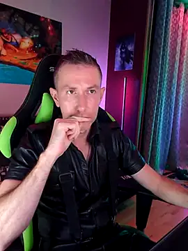 Gamerinleather online show from October 2025 05:53:01 PM