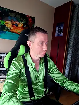 Gamerinleather online show from October 2025 08:42:01 AM