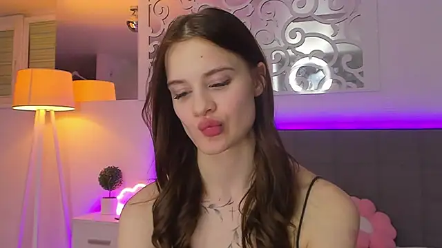 LuisaClover online show from February 2026 01:47:02 AM