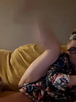 Raven Fantastic online show from October 2025 03:43:01 AM