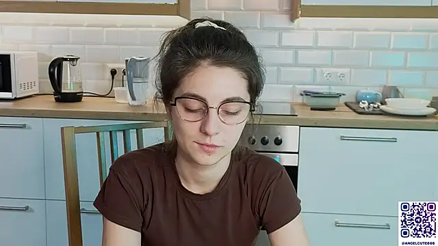 Snapshot of CasandraMickell chatting on November 2025 10:01:02 PM CasandraMickell online show from November 2025 10:01:02 PM