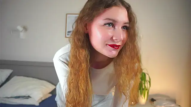 Snapshot of MegganKinson chatting on November 2025 05:08:02 AM MegganKinson online show from November 2025 05:08:02 AM