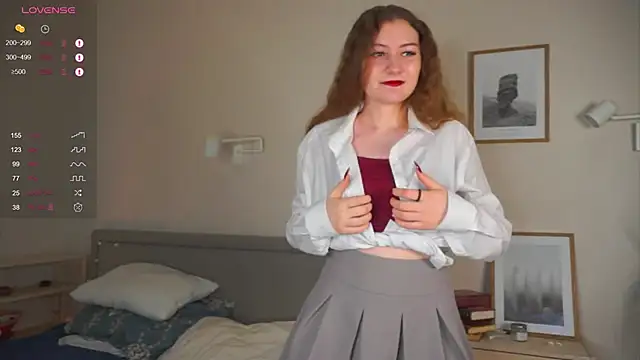 Snapshot of MegganKinson chatting on November 2025 05:13:02 AM MegganKinson online show from November 2025 05:13:02 AM