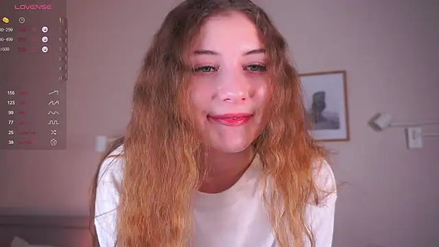 Snapshot of MegganKinson chatting on November 2025 05:22:02 AM MegganKinson online show from November 2025 05:22:02 AM