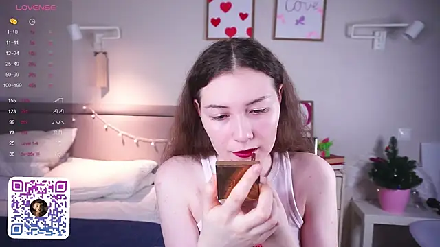 Snapshot of MegganKinson chatting on March 2026 05:13:02 AM MegganKinson online show from March 2026 05:13:02 AM