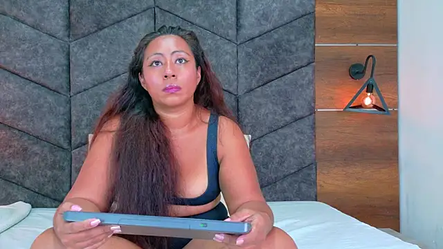 SeleneGibson   online show from February 2026 07:32:02 PM