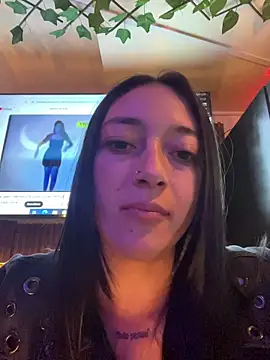 Lia  white online show from December 2025 11:35:02 PM