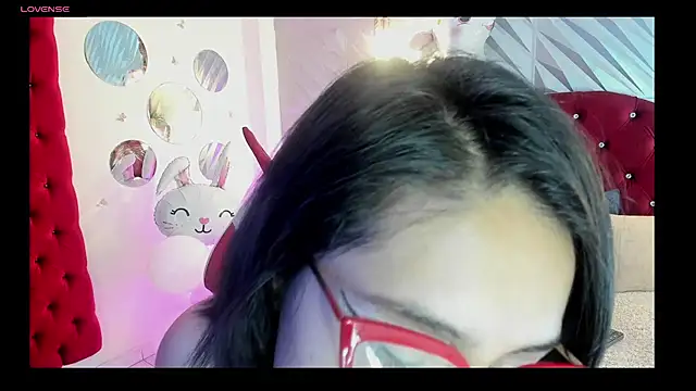 Roxanne Han online show from March 2026 01:12:02 PM