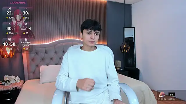 Maxii18  online show from October 2025 12:01:02 PM