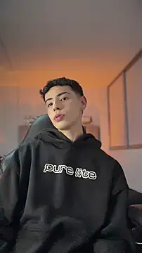 Sebastian Reed online show from March 2026 04:40:02 AM