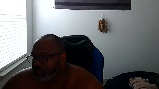 Snapshot of SplendaDaddy50 chatting on July 2026 02:40:02 PM SplendaDaddy50 online show from July 2026 02:40:02 PM