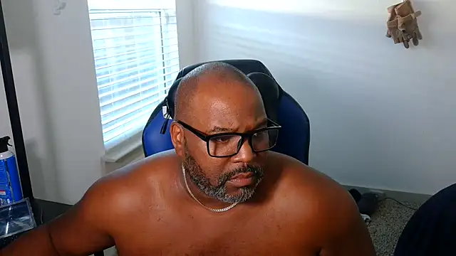 Snapshot of SplendaDaddy50 chatting on July 2026 01:54:02 PM SplendaDaddy50 online show from July 2026 01:54:02 PM