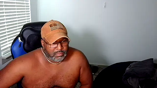Snapshot of SplendaDaddy50 chatting on July 2026 05:12:02 PM SplendaDaddy50 online show from July 2026 05:12:02 PM