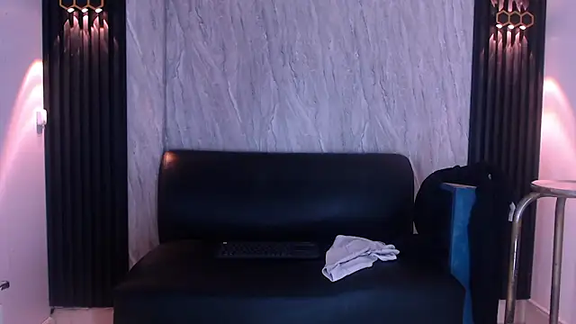 Mabel Clous online show from November 2025 08:30:01 PM